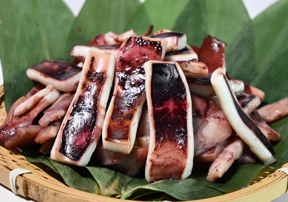 国産原料×国内加工。こだわり抜いた「職人の手切りいか」