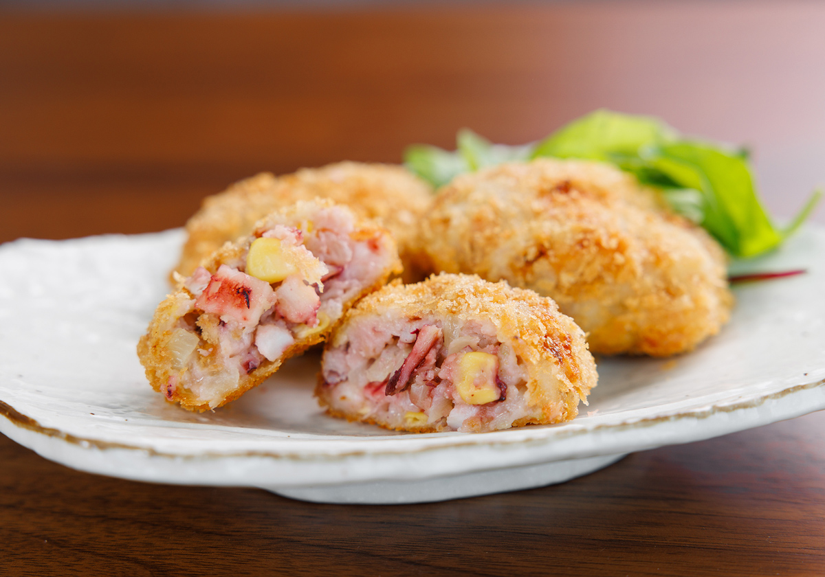 国産いかメンチ3個をセットでお届け。